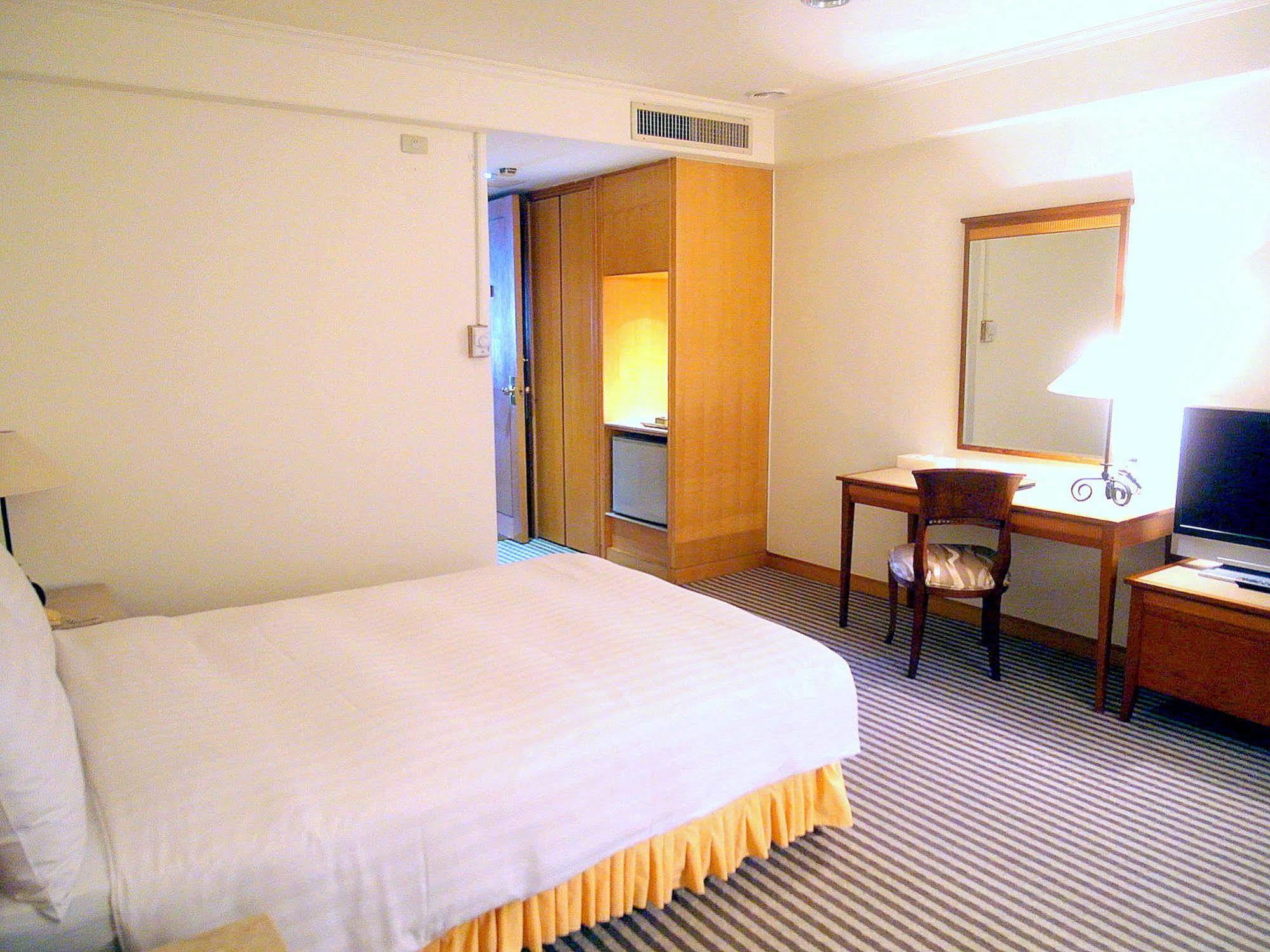 Apollo Hotel Puli Buitenkant foto